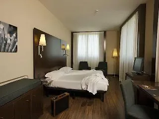 麦克斯利沃诺酒店 4*