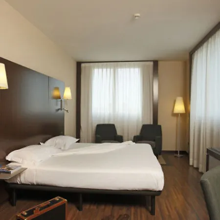 麦克斯利沃诺酒店 利沃诺