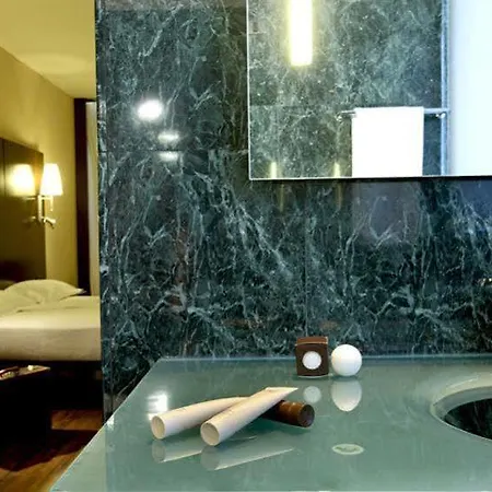 Hotel Max 4*