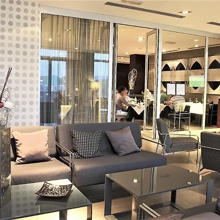 麦克斯利沃诺酒店 酒店